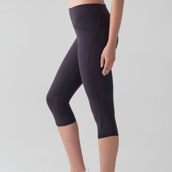 Sz2 Lululemon Lean In Crop 17” in Boysenberry EUC - Picture 1 of 16